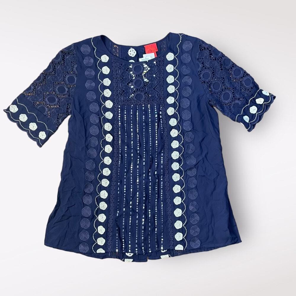 V Cristina NWT Scalloped Navy‎ Embroidered Top Size M